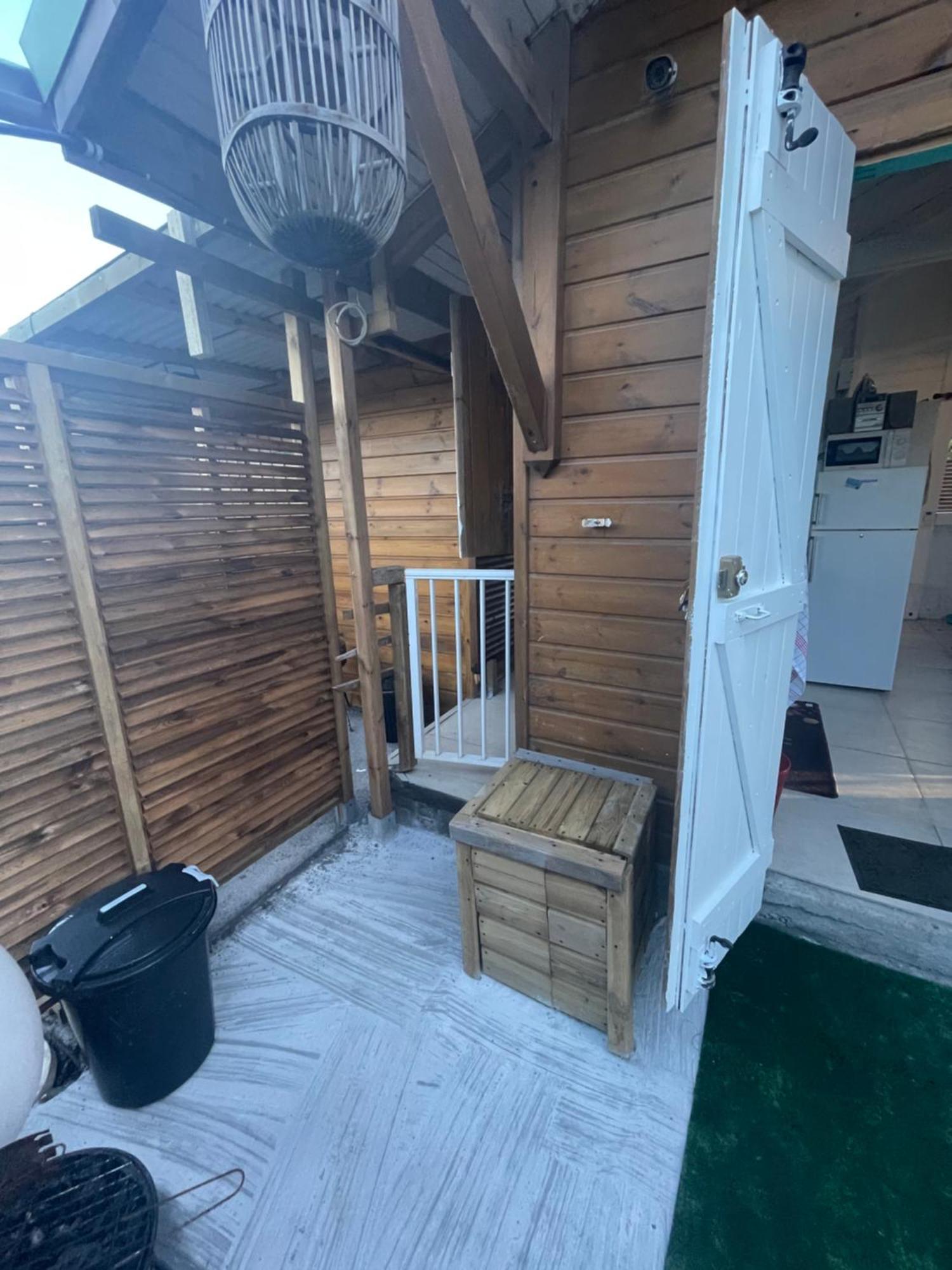 2 Bungalows Au Bord De La Plage De Montal A Moule Loues Individuellement Ou Ensemble 르 물레 외부 사진